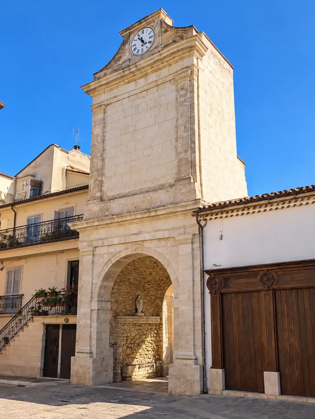 Torre dell'Orologio e Antica Porta Sibilla